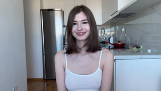 Домашнее порно с милашкой Kim смотреть онлайн