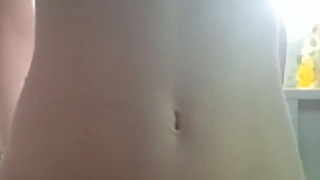 Молодая девушка скачет на члене - эксклюзивное секс видео