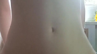 Молодая девушка скачет на члене - эксклюзивное секс видео