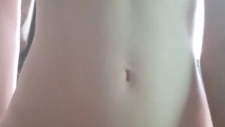 Молодая девушка скачет на члене - эксклюзивное секс видео