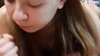 Секс видео с развратной блондинкой: страстный минет и соблазнительные позы