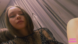 Смотреть онлайн: Kate Kuray 20.01.23 – возбуждающая дрочка в раздевалке