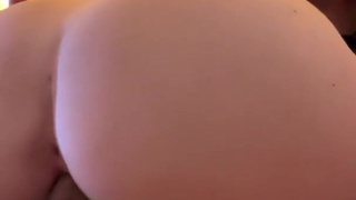 Русская шлюха Darcy Dark в горячем сексе в отеле