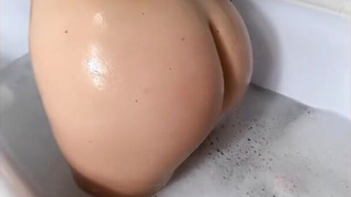 Страстная мастурбация в ванной от Royalfairygirl