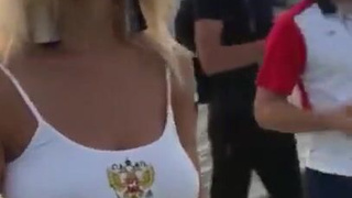 Natalia Football fan - Смотреть онлайн секс видео с горячей девушкой в футболке