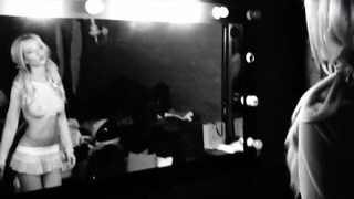 Kinky Party с Натальей в ролике с анальной игрушкой