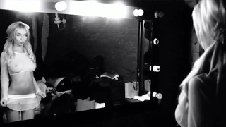 Kinky Party с Натальей в ролике с анальной игрушкой