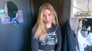 Реальное домашнее видео: курьер и зрелая женщина в страстном сексе