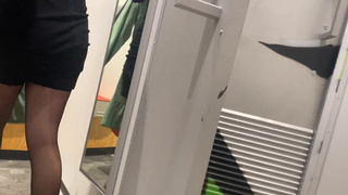 Excited babe sucked me all the cum in the Mall