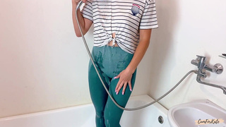 Горячее порно видео с мокрым ти-шертом