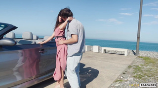 Секс с незнакомкой в кабриолете и на улице