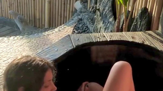 Смотрите онлайн страстные ласки в загородном доме