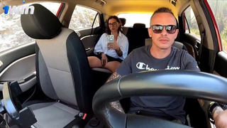 Секс в такси с клиенткой — реальное скрытое видео