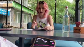 Русская азитка дрочит на камеру — страстное порно видео с телефона