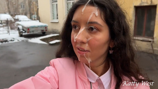 Кончил на лицо: страстное порно онлайн с дерзкой красоткой