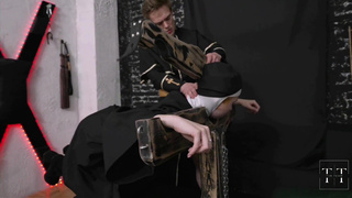 Священник жестко ебет рыжую связанную монашку раком за все ее грехи