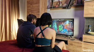 Порно видео с игрой на раздевание и секс-ставками