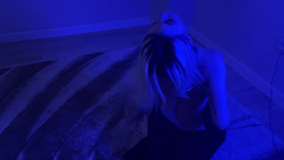 Горячее порно с обаятельной блондиночкой