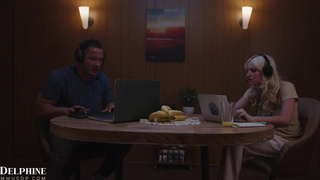 Страстный секс между грудей