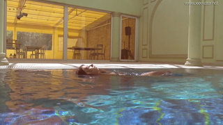 Ирина Руссака в горячем подводном секс-видео