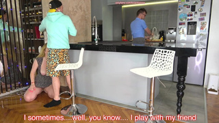 Шокирующее секс видео – смотри, как она доводит до оргазма!