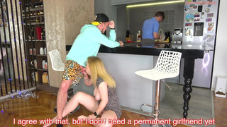 Шокирующее секс видео – смотри, как она доводит до оргазма!