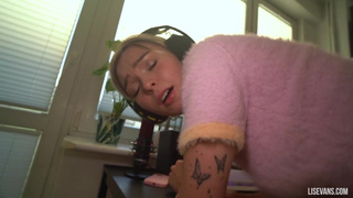 Горячее порно видео с красивой девушкой