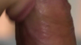 Искусный минетист доводит до оргазма за минуту