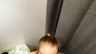 Реальное секс видео с развратной продавщицей