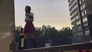 Страстный минет на крыше с доминированием