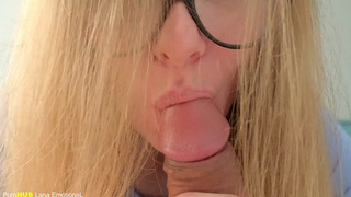 Страстная девушка кончает от анального секса