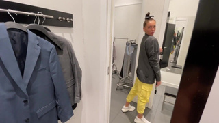 Горячее порно видео в магазине одежды