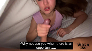 Секс со сводной сестрой рядом с родителями