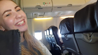 Секс в самолете с Беллой Мур