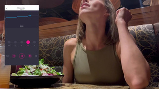 Порно видео: управлял вибратором в ресторане, довел до дикого стона