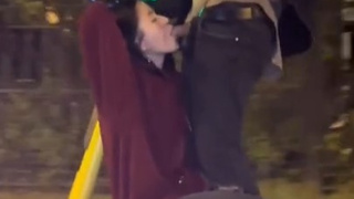 Шокирующее порно с минетом на ходу