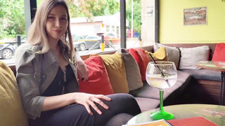 Дистанционная дрочка с горячей девушкой