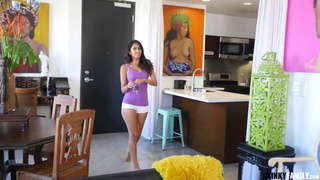 Смотреть онлайн семейный трах с подростками