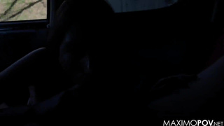 Брызгает на водителя Uber – Жаркое порно видео с кончающей девушкой