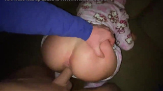 Сводная сестра в пижаме проиграла в Mortal Kombat и отыгралась страстным сексом