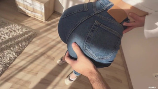 Сперма на джинсы – неожиданный финал страстного секса