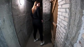 Страстный секс в подъезде с тайной встречей