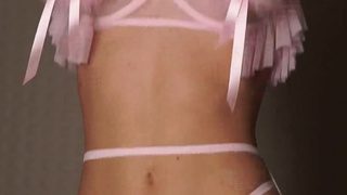 I Love When The Body is Decorated - Секс видео с татуированной красоткой