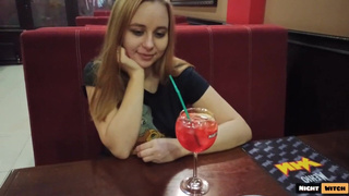 Страстный минет в парке после коктейля