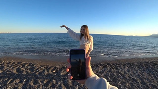Страстный секс на море с горячей красоткой