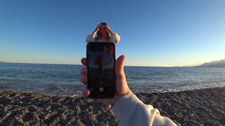 Страстный секс на море с горячей красоткой