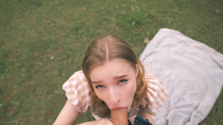 Реальное домашнее видео: инцест и минет в авто