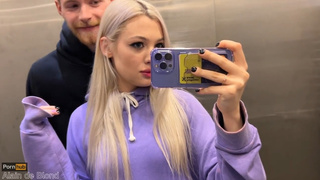 Горячее порно видео в лифте — экстремальный секс на публике