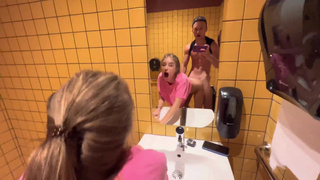 Украинка в раком на первом свидании – страстный секс в туалете кафе