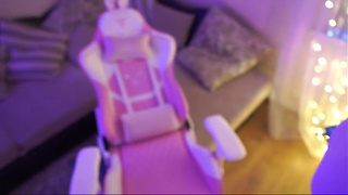 Жаркое видео: курьер и девушка – случайный секс